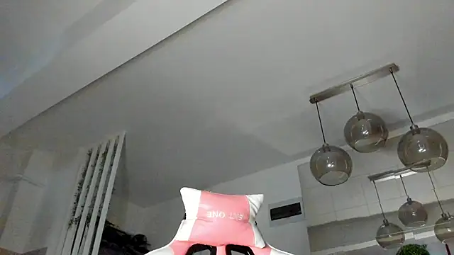 Snapshot of IreneVON chatting on 12-14-25, 06:30 IreneVON online show from 12-14-25, 06:30