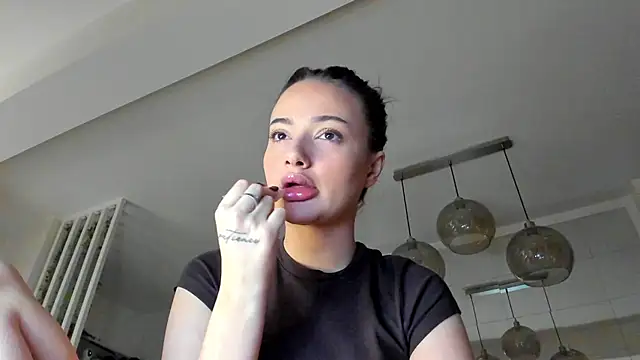 Snapshot of IreneVON chatting on 01-09-26, 04:37 IreneVON online show from 01-09-26, 04:37