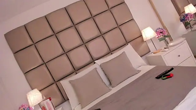 Emily robertss online show from 03-10-25, 03:12