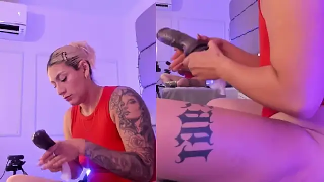 Emily robertss online show from 12-21-25, 03:24