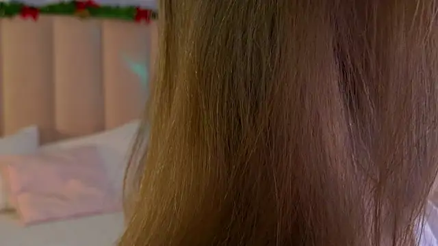 Snapshot of Eva_Natsumi chatting on 12-16-24, 05:27 Eva Natsumi online show from 12-16-24, 05:27