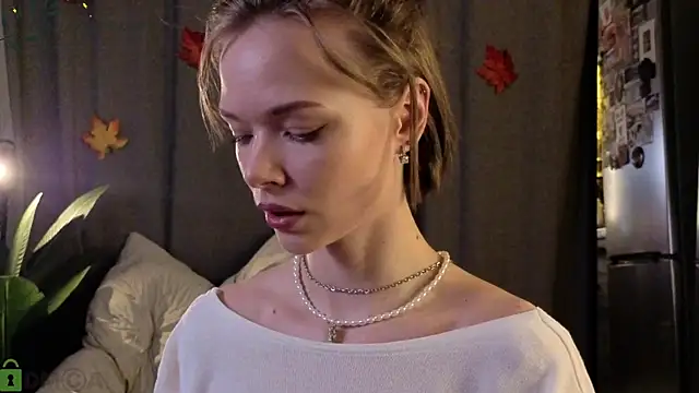 Snapshot of Eva_Natsumi chatting on 11-08-25, 04:51 Eva Natsumi online show from 11-08-25, 04:51