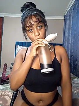 Queen-Chocolate online show from 03-08-25, 03:06