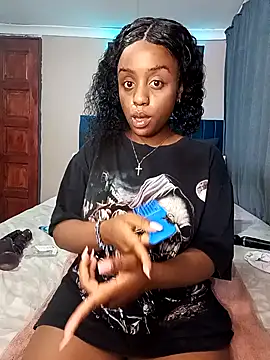 Queen-Chocolate online show from 03-01-26, 05:04