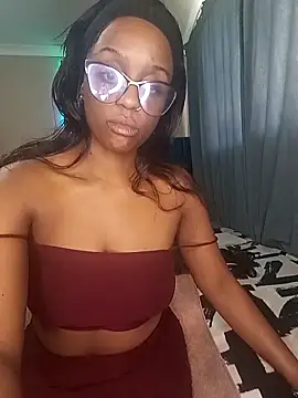 Snapshot of Queen-Chocolate chatting on 05-07-26, 02:22 Queen-Chocolate online show from 05-07-26, 02:22