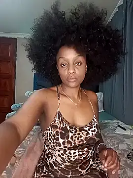 Snapshot of Queen-Chocolate chatting on 05-14-26, 12:39 Queen-Chocolate online show from 05-14-26, 12:39