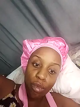 Snapshot of Queen-Chocolate chatting on 05-16-26, 05:01 Queen-Chocolate online show from 05-16-26, 05:01