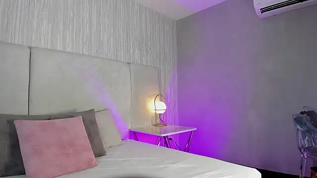 Snapshot of Nicol_Lopez_1 chatting on 03-20-25, 04:53 Nicol Lopez 1 online show from 03-20-25, 04:53