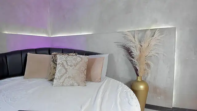 Snapshot of Nicol_Lopez_1 chatting on 10-08-25, 09:12 Nicol Lopez 1 online show from 10-08-25, 09:12