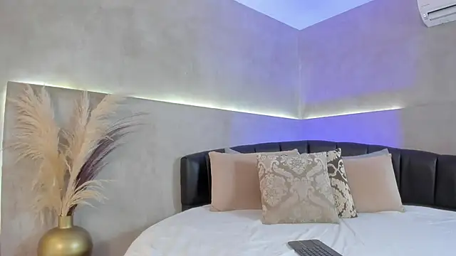 Snapshot of Nicol_Lopez_1 chatting on 12-03-25, 09:02 Nicol Lopez 1 online show from 12-03-25, 09:02