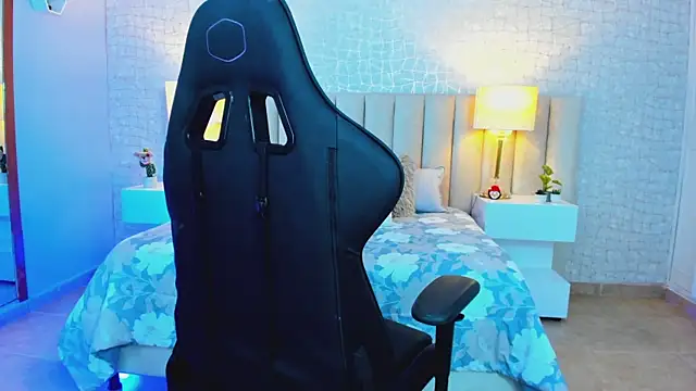 Snapshot of sara_parker069 chatting on 12-11-24, 01:26 sara parker069 online show from 12-11-24, 01:26