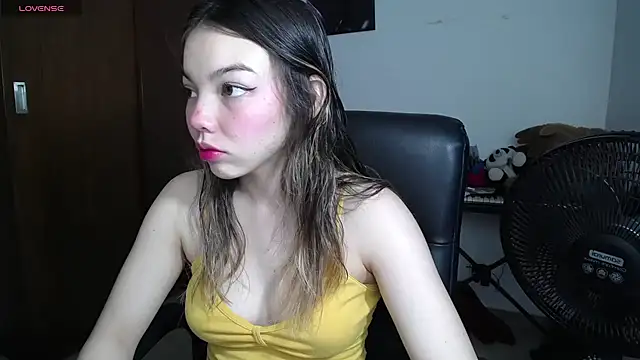 Snapshot of venelope1 chatting on 02-01-25, 01:02 venelope1 online show from 02-01-25, 01:02