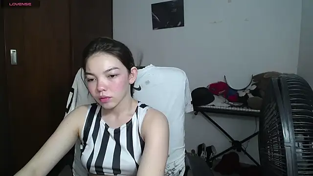 Snapshot of venelope1 chatting on 02-22-25, 05:23 venelope1 online show from 02-22-25, 05:23