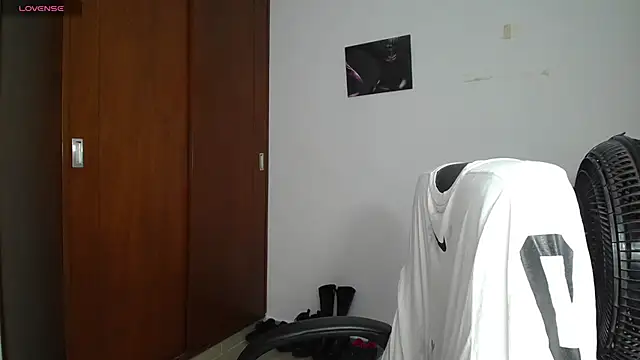 Snapshot of venelope1 chatting on 03-15-25, 01:30 venelope1 online show from 03-15-25, 01:30