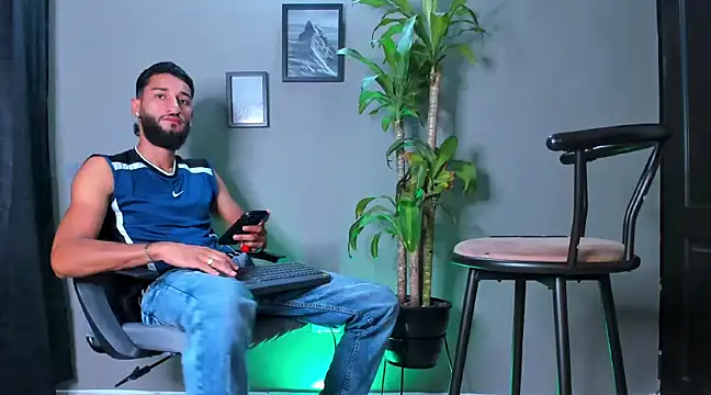 Damian 022 online show from 01-19-25, 04:14