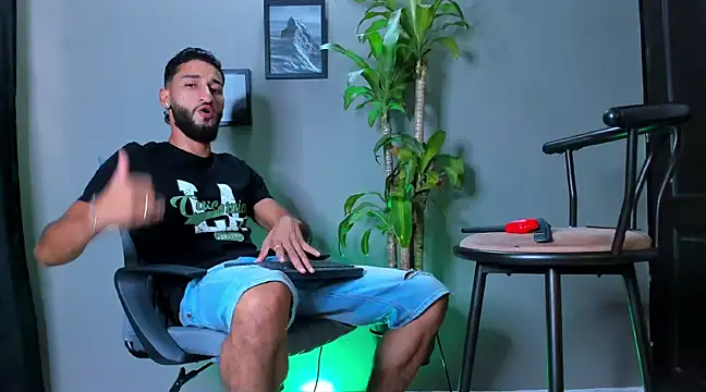 Damian 022 online show from 01-24-25, 07:49