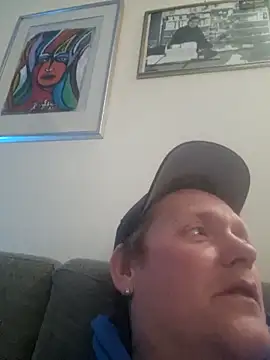 Snapshot of everyoneneeds chatting on 02-15-25, 02:33 everyoneneeds online show from 02-15-25, 02:33