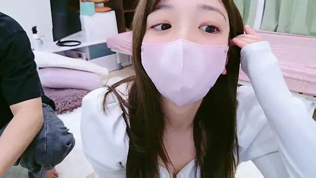 Snapshot of HaruruHappy chatting on 04-12-26, 01:05 HaruruHappy online show from 04-12-26, 01:05