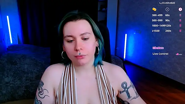 Snapshot of Blueberry-baby chatting on 03-18-25, 10:15 Blueberry-baby online show from 03-18-25, 10:15