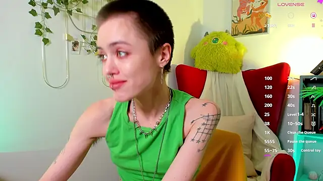 Snapshot of PamelaYong chatting on 03-19-25, 01:40 PamelaYong online show from 03-19-25, 01:40