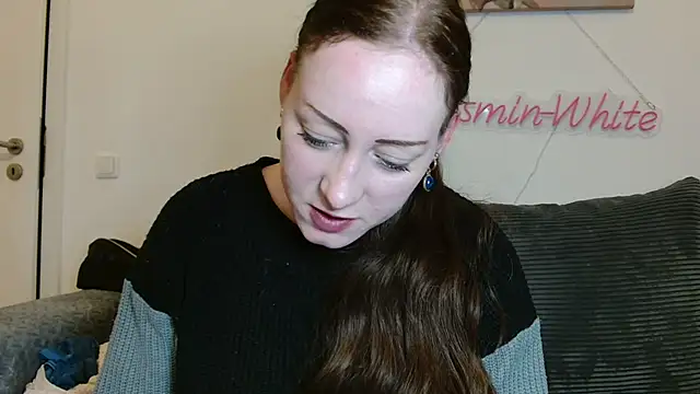 Snapshot of Jasmin-White chatting on 05-09-26, 08:14 Jasmin-White online show from 05-09-26, 08:14