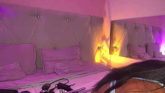 Snapshot of FiorelaLenin chatting on 02-26-26, 03:22 FiorelaLenin online show from 02-26-26, 03:22