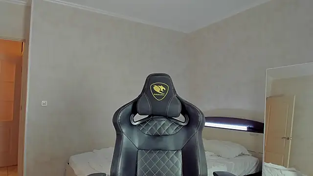 Snapshot of MasonWarholl chatting on 12-27-24, 03:15 MasonWarholl online show from 12-27-24, 03:15