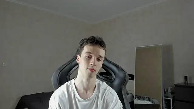 Snapshot of MasonWarholl chatting on 03-21-25, 07:22 MasonWarholl online show from 03-21-25, 07:22