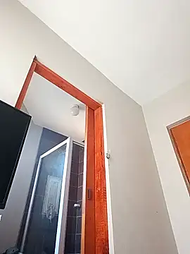 Mayo01  online show from 10-16-25, 05:08