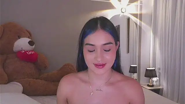 Snapshot of AnnyHizzle chatting on 10-16-25, 01:39 AnnyHizzle online show from 10-16-25, 01:39