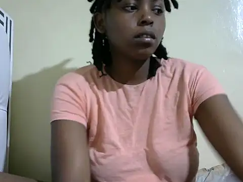 Snapshot of nelly_shyn chatting on 10-05-25, 06:28 nelly shyn online show from 10-05-25, 06:28