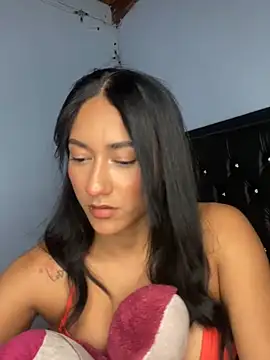 Snapshot of mailyreid chatting on 02-01-25, 04:03 mailyreid online show from 02-01-25, 04:03