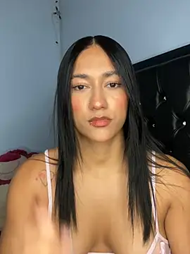 Snapshot of mailyreid chatting on 02-05-25, 04:27 mailyreid online show from 02-05-25, 04:27