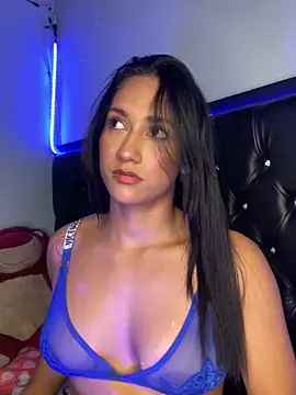 Snapshot of mailyreid chatting on 03-16-25, 03:47 mailyreid online show from 03-16-25, 03:47