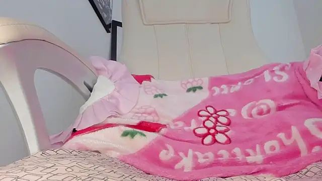 Snapshot of little-eli chatting on 03-05-25, 10:10 little-eli online show from 03-05-25, 10:10