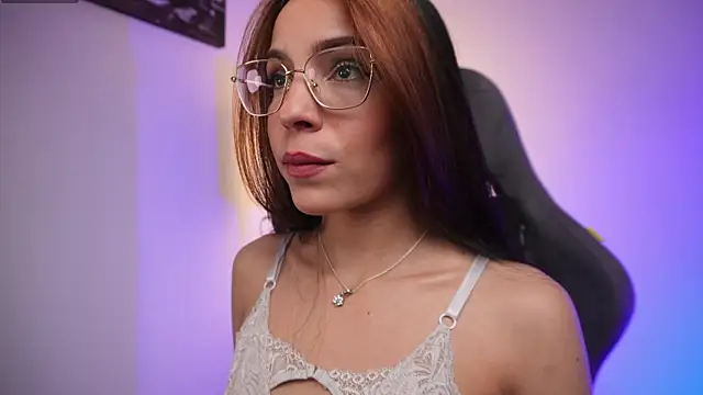 Snapshot of little-eli chatting on 10-21-25, 07:14 little-eli online show from 10-21-25, 07:14