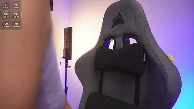 Snapshot of little-eli chatting on 10-23-25, 07:12 little-eli online show from 10-23-25, 07:12