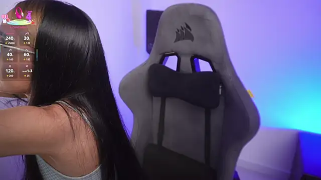 Snapshot of little-eli chatting on 11-25-25, 07:14 little-eli online show from 11-25-25, 07:14