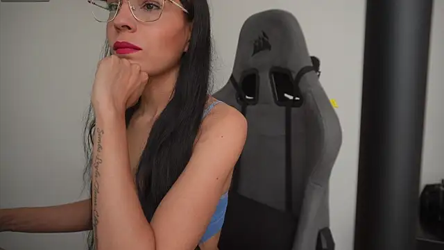 Snapshot of little-eli chatting on 12-04-25, 07:11 little-eli online show from 12-04-25, 07:11