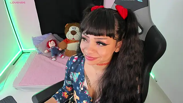 Snapshot of zoesullivan chatting on 12-25-24, 10:28 zoesullivan online show from 12-25-24, 10:28