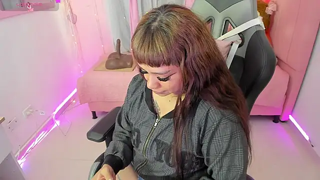 Snapshot of zoesullivan chatting on 09-20-25, 02:40 zoesullivan online show from 09-20-25, 02:40