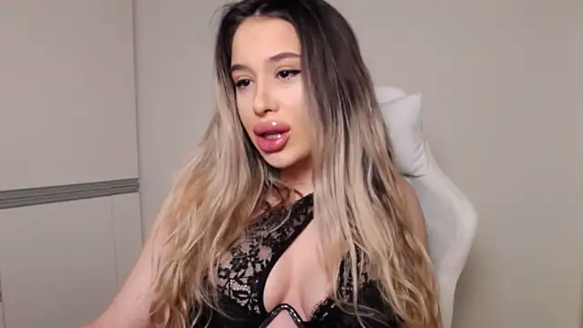 Snapshot of NaughtyAdda chatting on 12-09-24, 12:23 NaughtyAdda online show from 12-09-24, 12:23