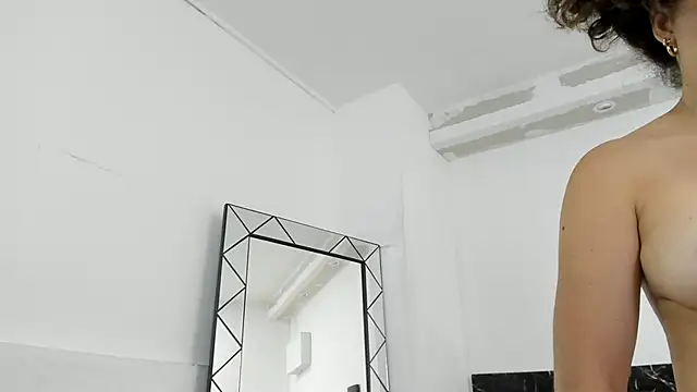 Snapshot of Juliabadlee chatting on 01-08-25, 02:25 Juliabadlee online show from 01-08-25, 02:25