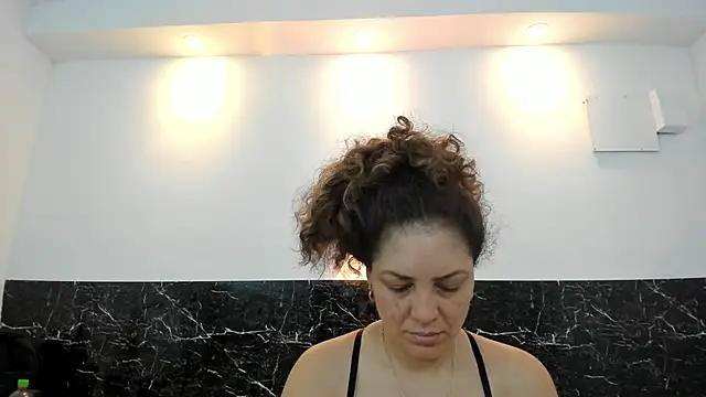 Snapshot of Juliabadlee chatting on 03-06-25, 12:21 Juliabadlee online show from 03-06-25, 12:21