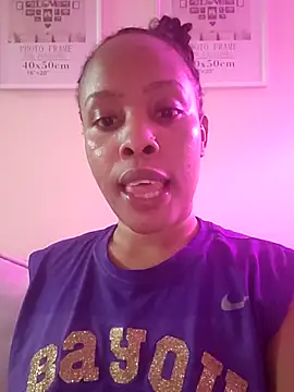 R-thequeen online show from 05-16-26, 01:13