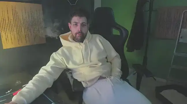 Snapshot of savage_daddyy chatting on 01-08-25, 08:38 savage daddyy online show from 01-08-25, 08:38