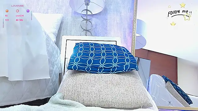 Snapshot of meily_soon chatting on 10-14-25, 12:11 meily soon online show from 10-14-25, 12:11