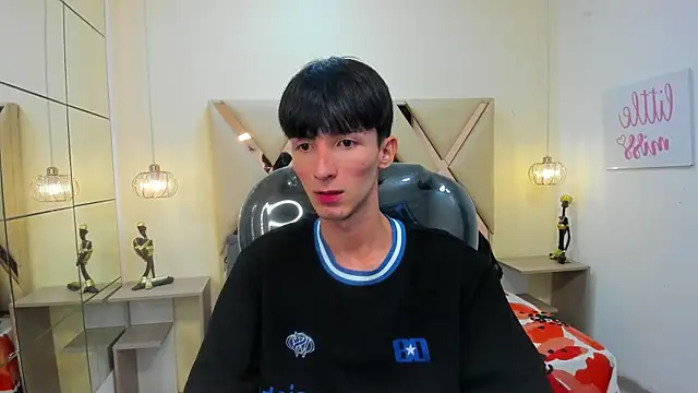 Snapshot of Jake_evans chatting on 09-20-25, 04:35 Jake evans online show from 09-20-25, 04:35