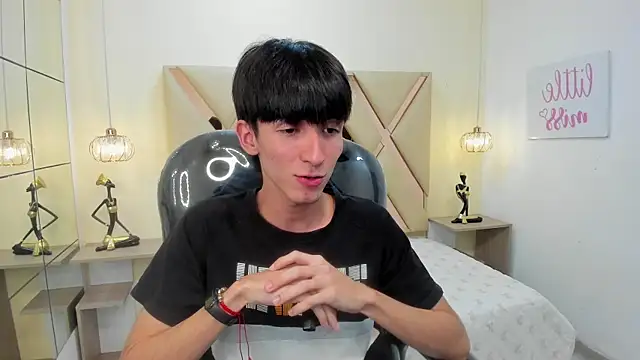 Snapshot of Jake_evans chatting on 10-06-25, 03:59 Jake evans online show from 10-06-25, 03:59