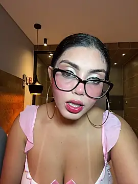 Snapshot of zui_lu chatting on 12-20-25, 02:40 zui lu online show from 12-20-25, 02:40